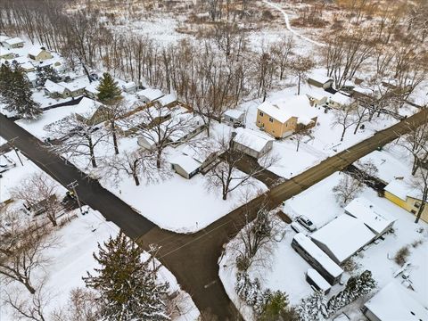 Tiny photo for 4 N lake Avenue, Third Lake, IL 60030 (MLS # 12541280)