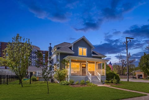Tiny photo for 116 N Pine Avenue, Arlington Heights, IL 60004 (MLS # 12689762)