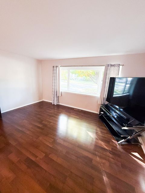 Tiny photo for 1013 Nottingham Lane, Crystal Lake, IL 60014 (MLS # 12503047)