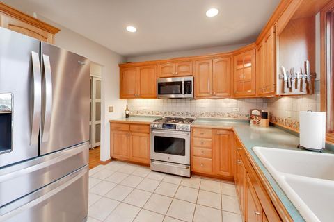 Tiny photo for 2819 N Kennicott Avenue, Arlington Heights, IL 60004 (MLS # 12587661)