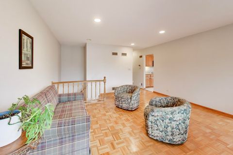 Tiny photo for 2819 N Kennicott Avenue, Arlington Heights, IL 60004 (MLS # 12587661)