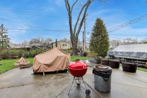 Tiny photo for 2819 N Kennicott Avenue, Arlington Heights, IL 60004 (MLS # 12587661)