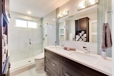 Tiny photo for 2819 N Kennicott Avenue, Arlington Heights, IL 60004 (MLS # 12587661)