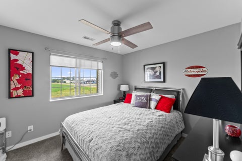 Tiny photo for 440 E Franklin Street #203, Eldridge, IA 52748 (MLS # 12761674)