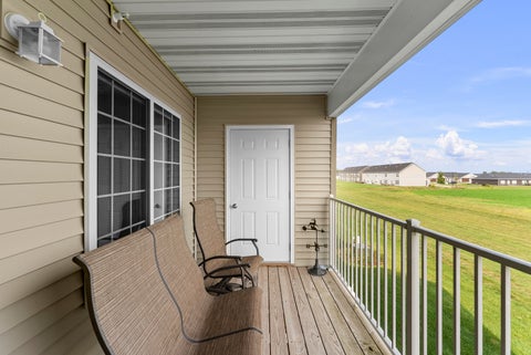 Tiny photo for 440 E Franklin Street #203, Eldridge, IA 52748 (MLS # 12761674)