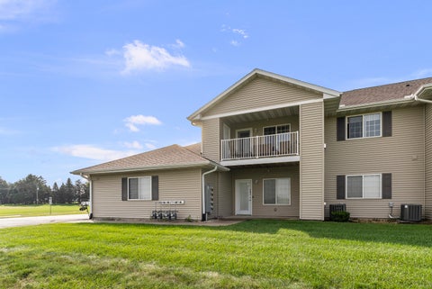 Tiny photo for 440 E Franklin Street #203, Eldridge, IA 52748 (MLS # 12761674)