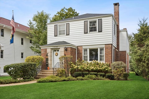 Tiny photo for 258 Lawton Road, Riverside, IL 60546 (MLS # 12788043)