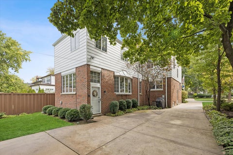 Tiny photo for 258 Lawton Road, Riverside, IL 60546 (MLS # 12788043)