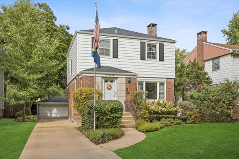 Photo of 258 Lawton Road, Riverside, IL 60546 (MLS # 12788043)