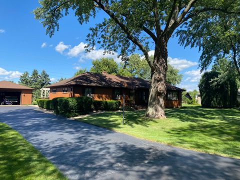 Tiny photo for 16 Robert Avenue, Prospect Heights, IL 60070 (MLS # 12584780)