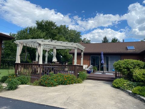 Tiny photo for 16 Robert Avenue, Prospect Heights, IL 60070 (MLS # 12584780)