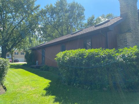 Tiny photo for 16 Robert Avenue, Prospect Heights, IL 60070 (MLS # 12584780)