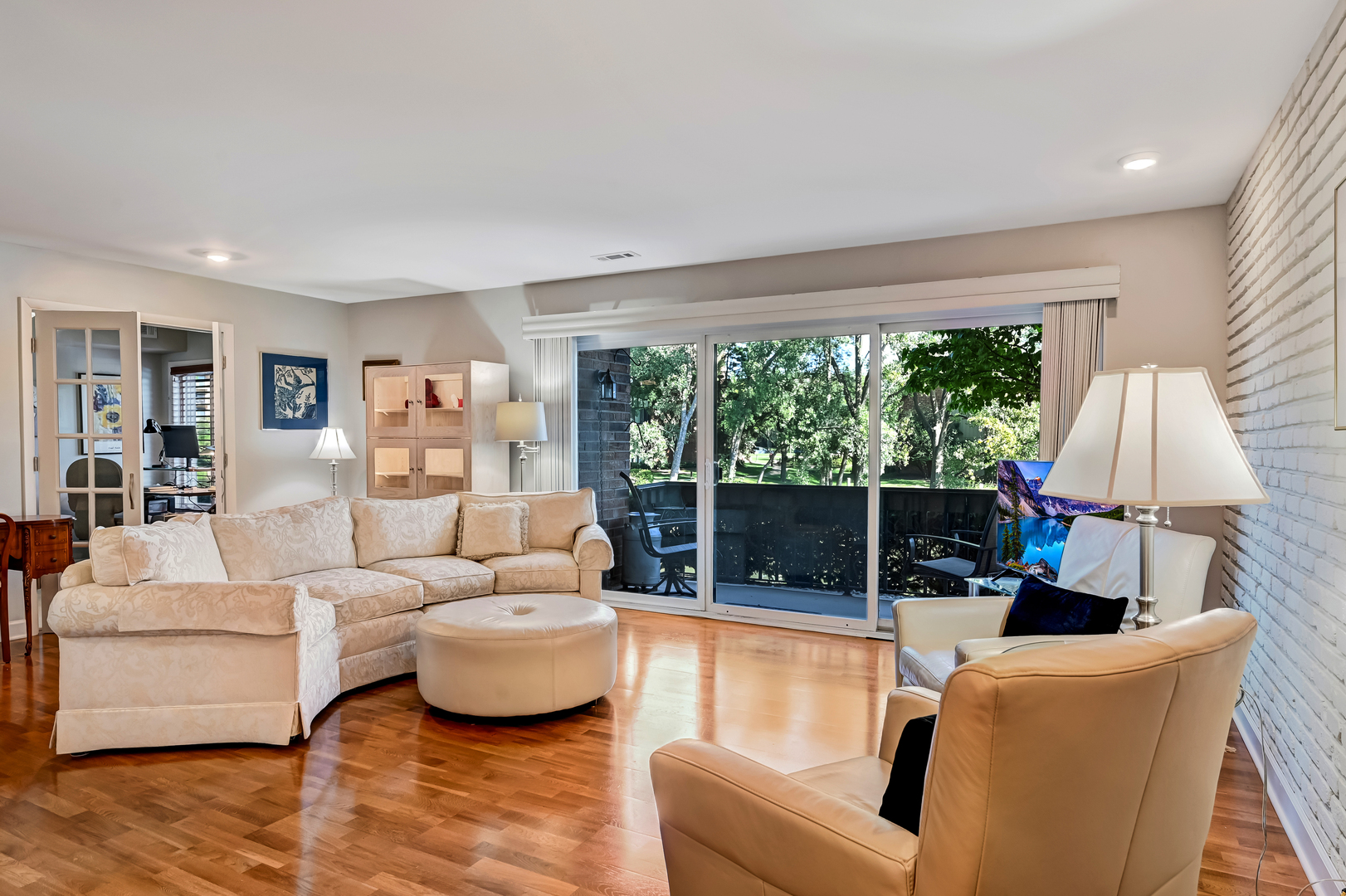 201 Lake Hinsdale Drive 111