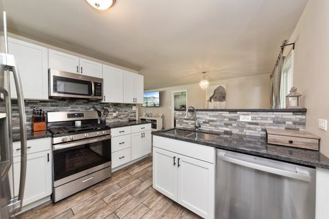 Tiny photo for 330 Lee Street, Manhattan, IL 60442 (MLS # 12449282)