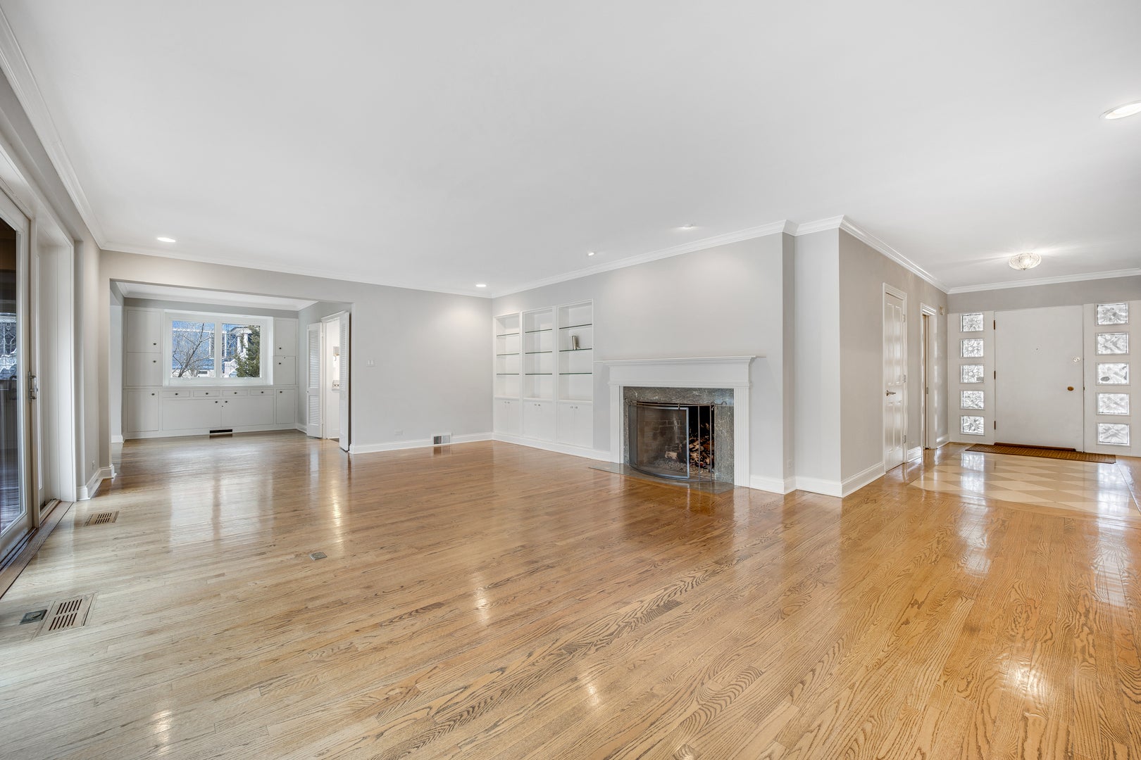 120 E 8th Street