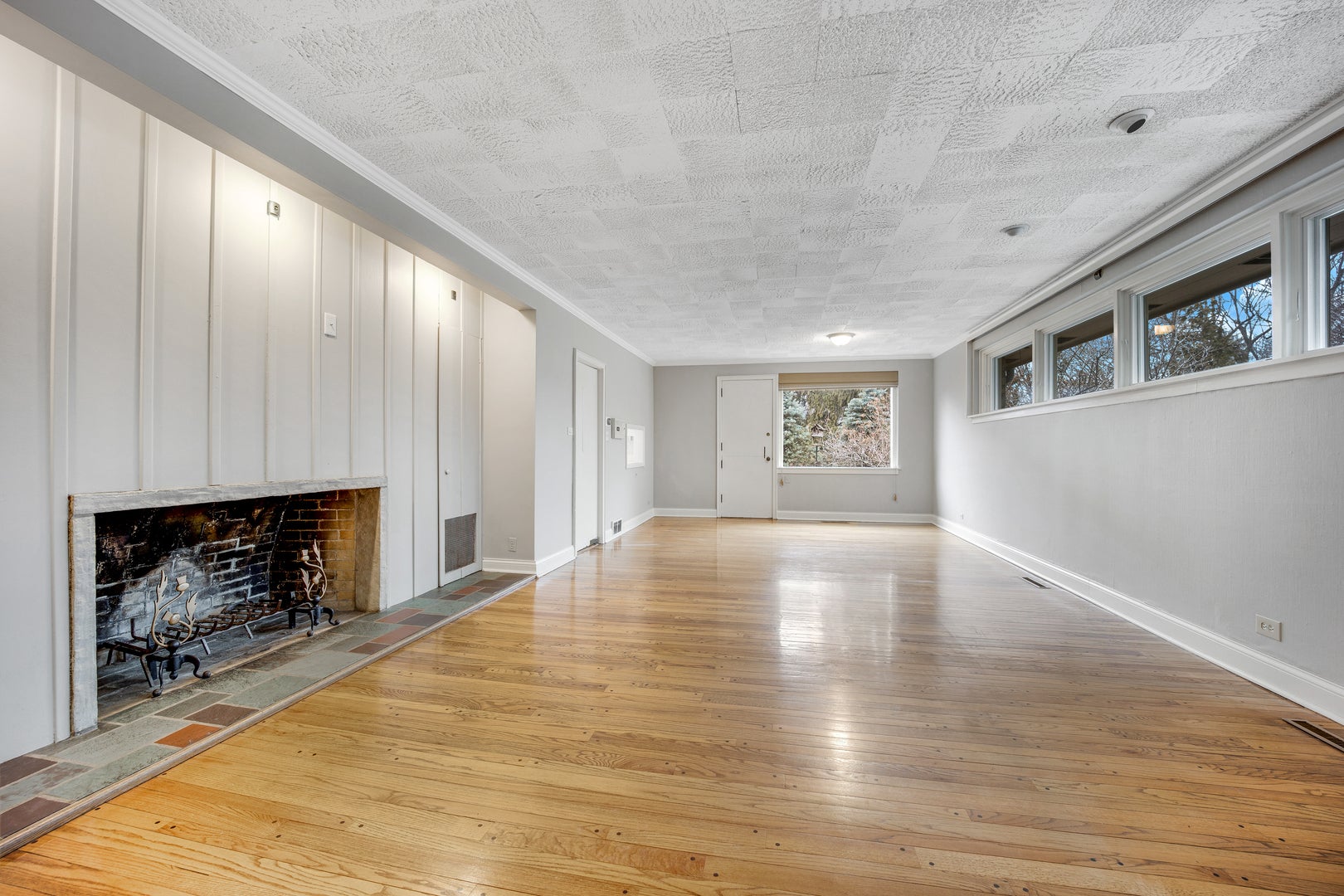 120 E 8th Street