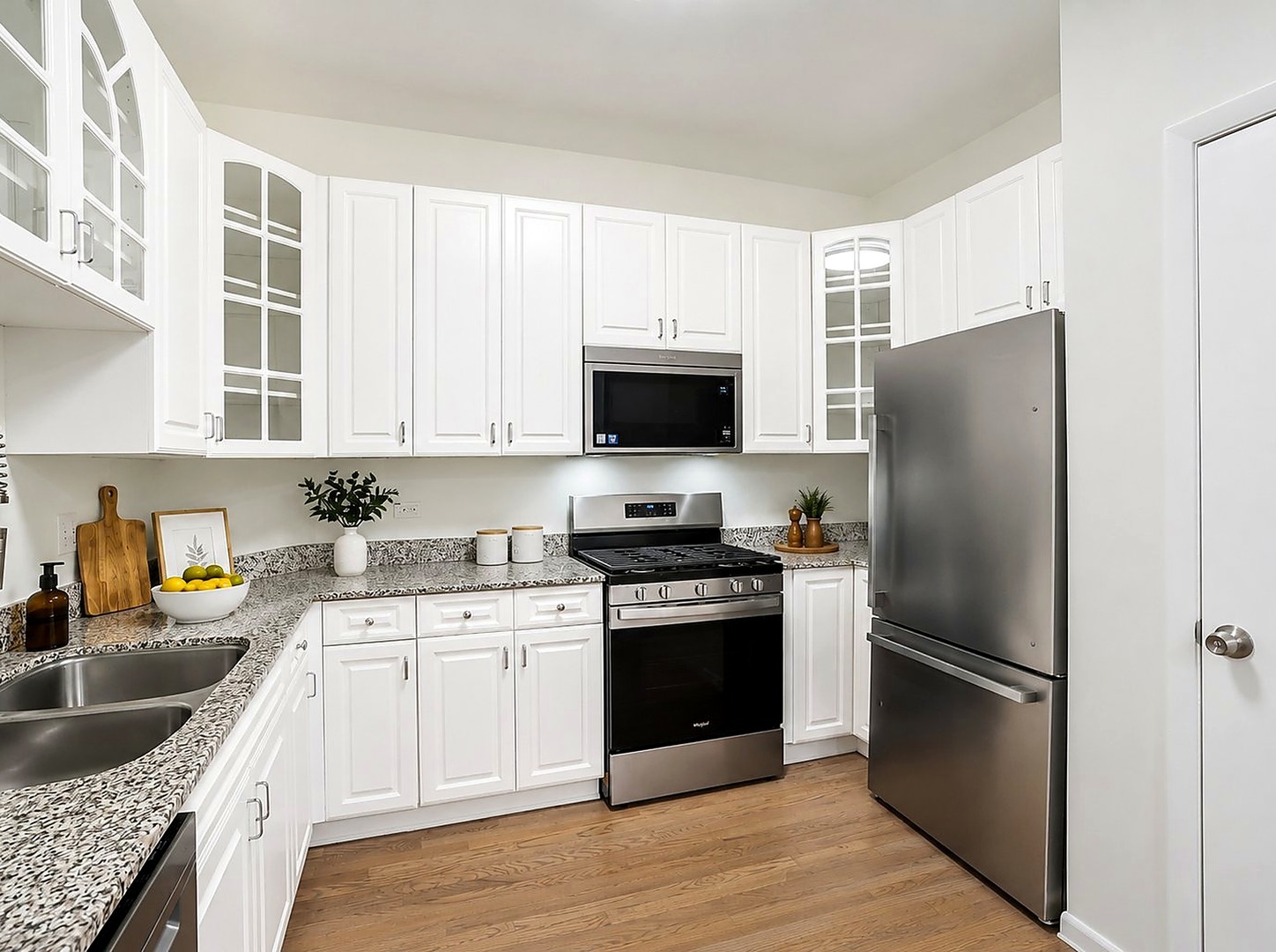 1962 W LAWRENCE Avenue 303