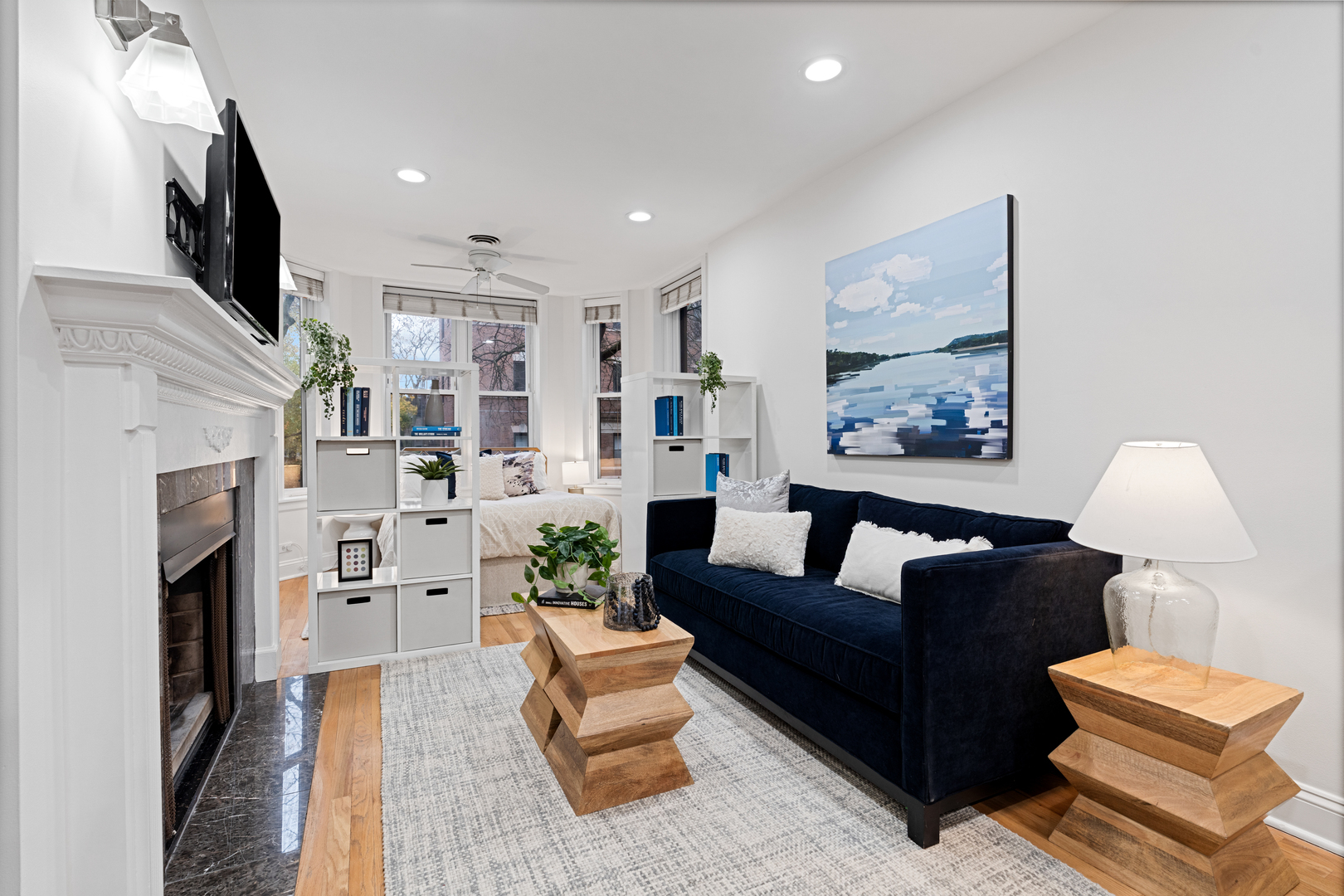 950 W Belle Plaine Avenue 1W