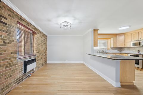 Tiny photo for 320 Claymoor Road #1A, Hinsdale, IL 60521 (MLS # 12523668)