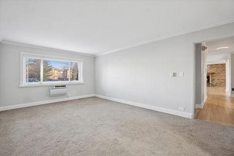 Tiny photo for 320 Claymoor Road #1A, Hinsdale, IL 60521 (MLS # 12523668)