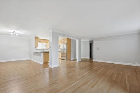 Tiny photo for 320 Claymoor Road #1A, Hinsdale, IL 60521 (MLS # 12523668)