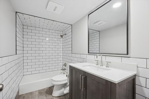 Tiny photo for 320 Claymoor Road #1A, Hinsdale, IL 60521 (MLS # 12523668)