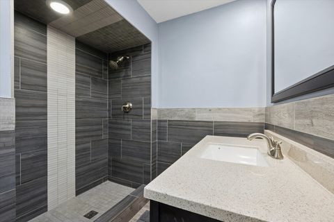 Tiny photo for 320 Claymoor Road #1A, Hinsdale, IL 60521 (MLS # 12523668)