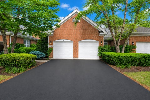 Photo of 2S729 Parkview Drive, Glen Ellyn, IL 60137 (MLS # 12734750)