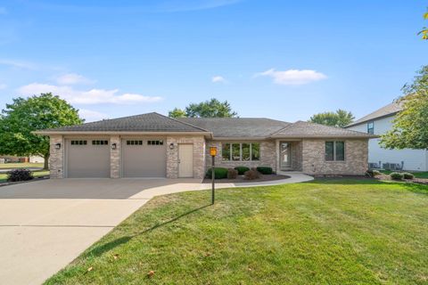 Photo of 650 Meadow Lane, Hinckley, IL 60520 (MLS # 12486326)