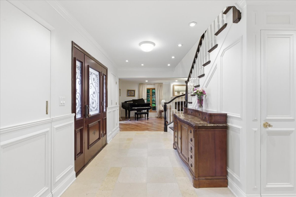 39 Mockingbird Lane