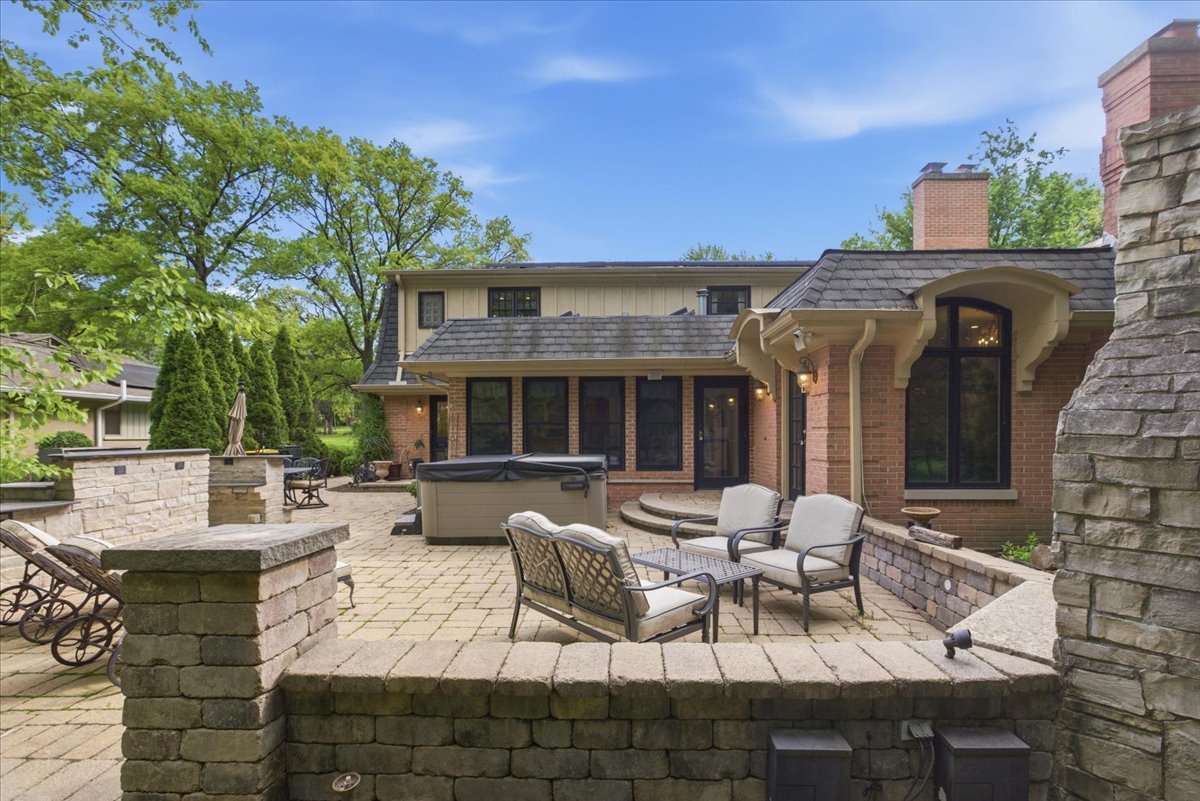 39 Mockingbird Lane