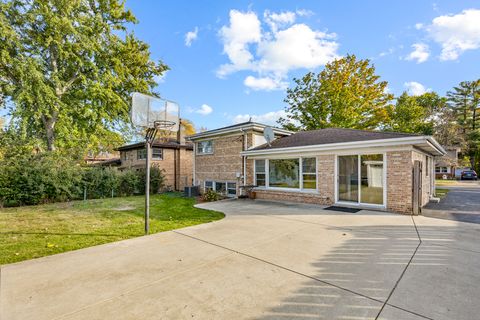 Tiny photo for 2720 Lincoln Lane, Wilmette, IL 60091 (MLS # 12505671)