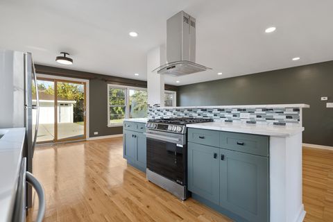 Tiny photo for 2720 Lincoln Lane, Wilmette, IL 60091 (MLS # 12505671)