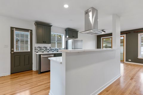 Tiny photo for 2720 Lincoln Lane, Wilmette, IL 60091 (MLS # 12505671)