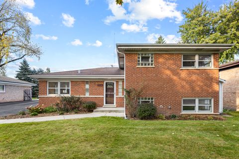 Tiny photo for 2720 Lincoln Lane, Wilmette, IL 60091 (MLS # 12505671)