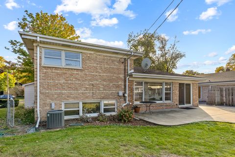 Tiny photo for 2720 Lincoln Lane, Wilmette, IL 60091 (MLS # 12505671)