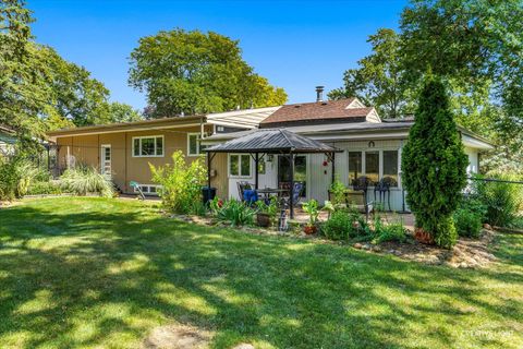 Tiny photo for 1002 Bruce Drive, Elgin, IL 60120 (MLS # 12468622)