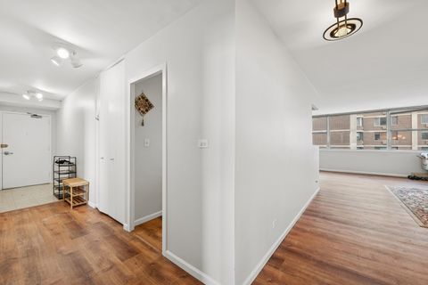Tiny photo for 6301 N Sheridan Road #14E, Chicago, IL 60660 (MLS # 12560513)