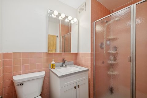 Tiny photo for 6301 N Sheridan Road #14E, Chicago, IL 60660 (MLS # 12560513)