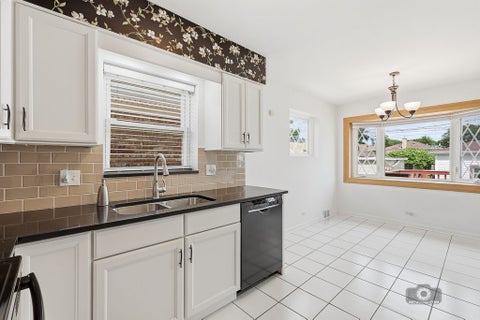 Tiny photo for 3221 N Pioneer Avenue, Chicago, IL 60634 (MLS # 12683678)