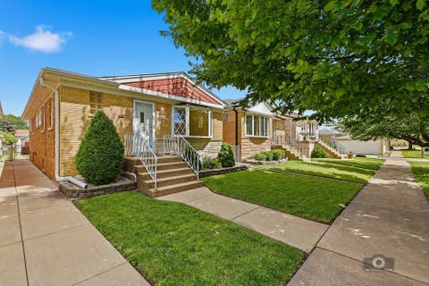 Tiny photo for 3221 N Pioneer Avenue, Chicago, IL 60634 (MLS # 12683678)