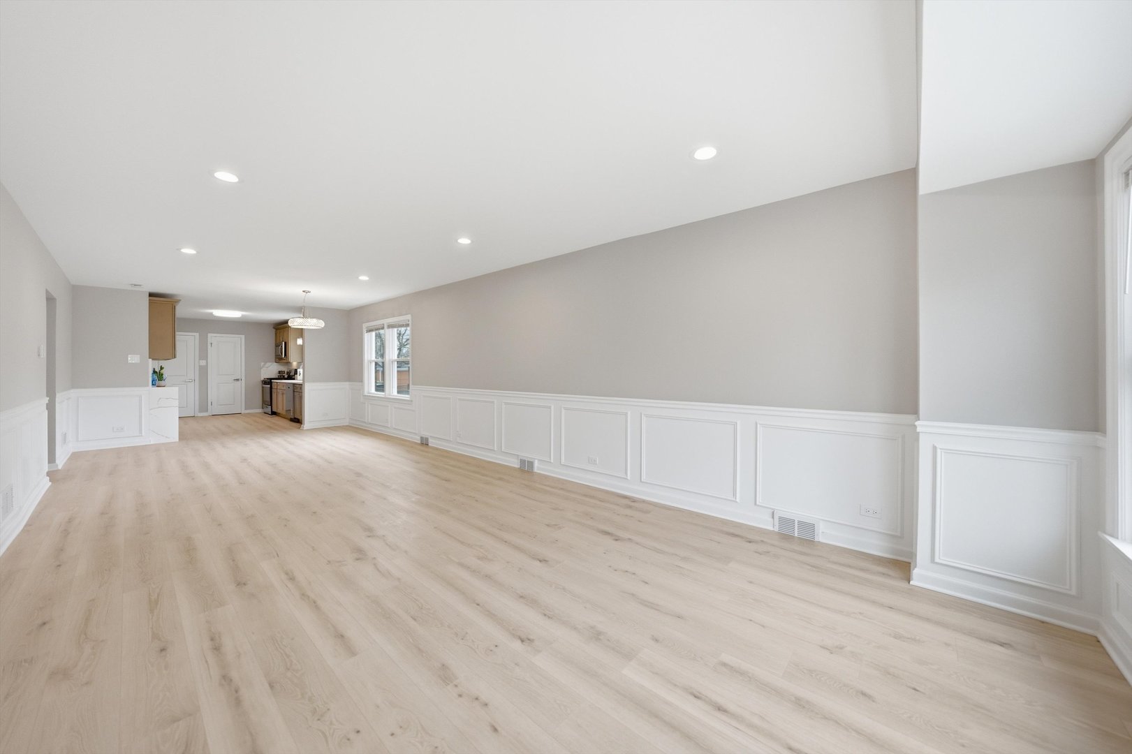 14223 S La Salle Street