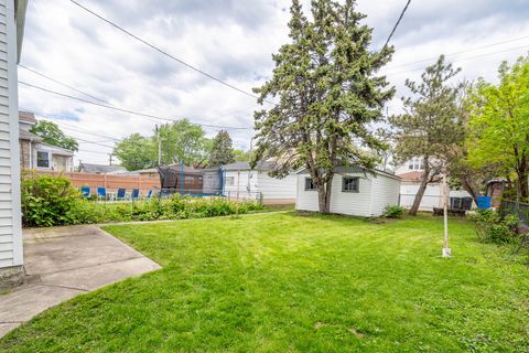Tiny photo for 5834 W Byron Street, Chicago, IL 60634 (MLS # 12635188)