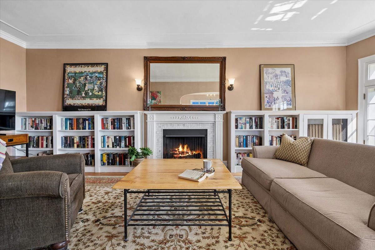 470 Sheridan Road 2