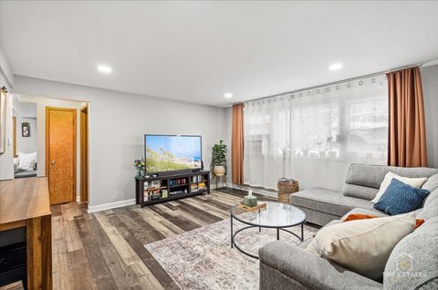 Tiny photo for 10123 Hartford Court #GC, Schiller Park, IL 60176 (MLS # 12569964)