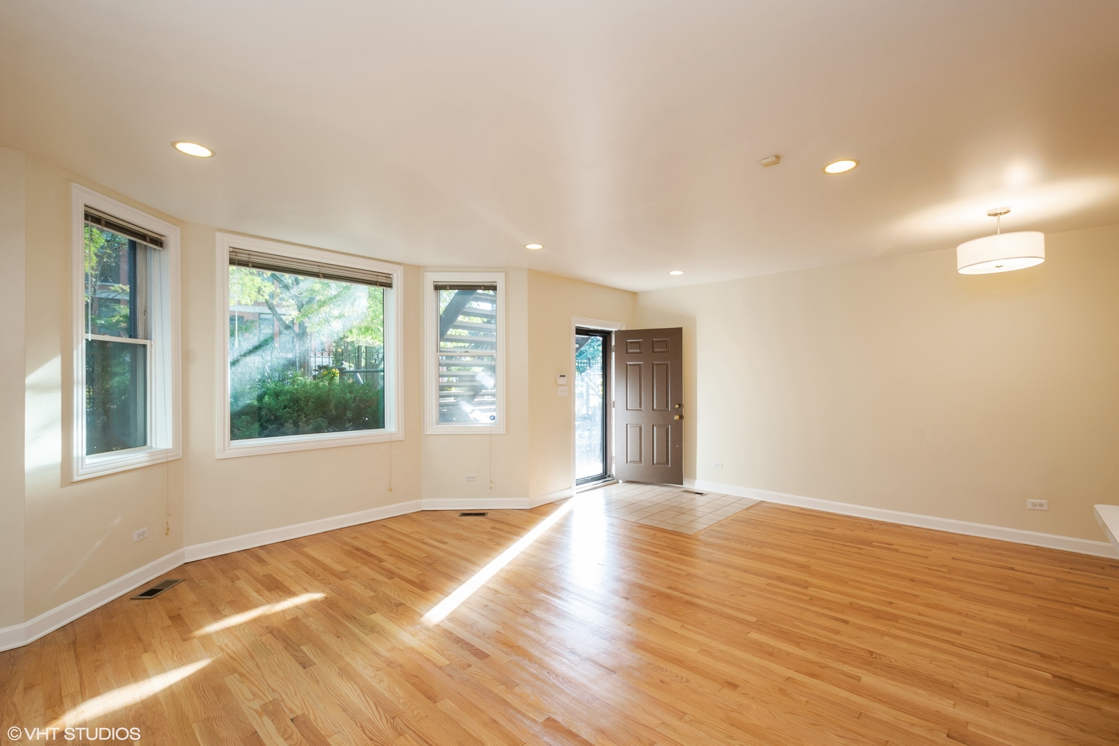 1550 W Jackson Boulevard 1