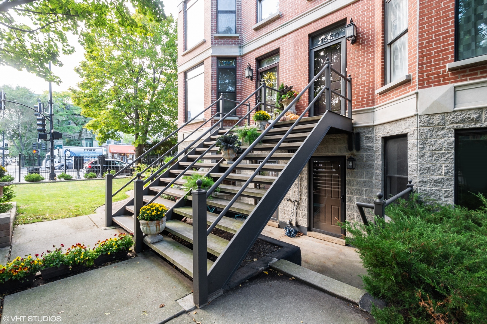 1550 W Jackson Boulevard 1