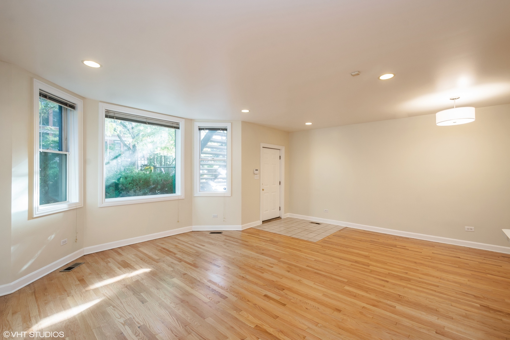1550 W Jackson Boulevard 1