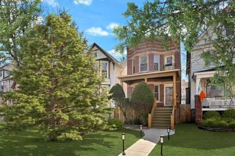 1817 W Morse Avenue Chicago IL 60626