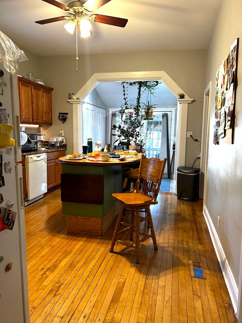 2529 W 39th Place